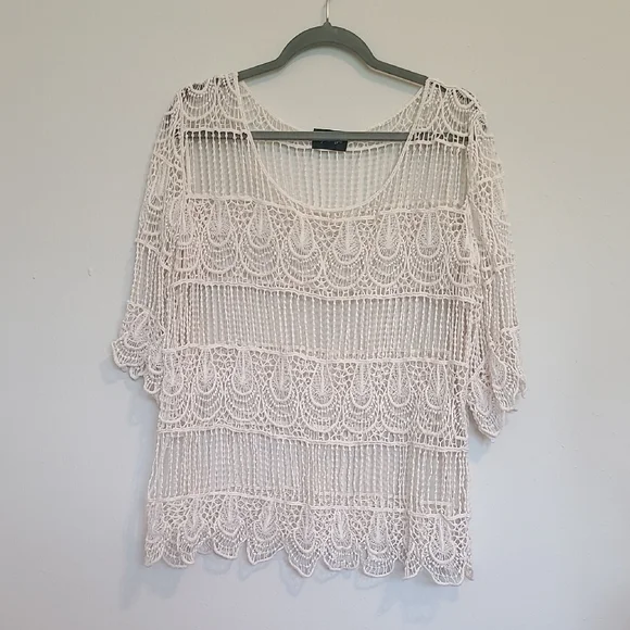 Chic Cream Crochet Blouse. - Picture 1 of 5